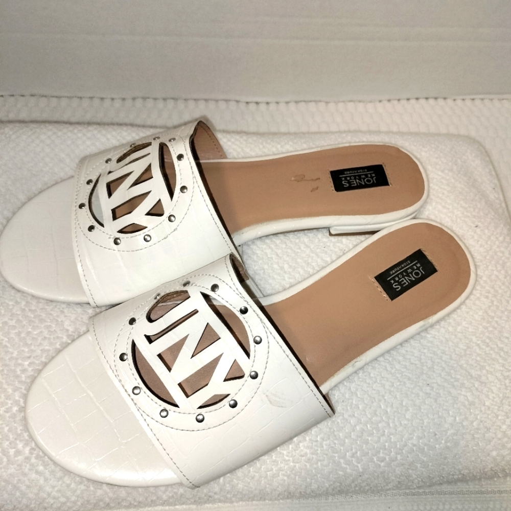 Jones New York Women's White Slides Flats Leather Sandals Sz 9